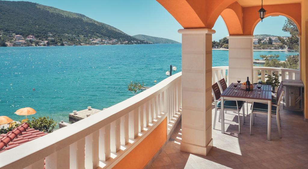 Vila More Grebastica Exterior photo