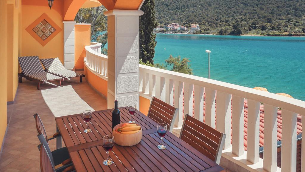 Vila More Grebastica Exterior photo