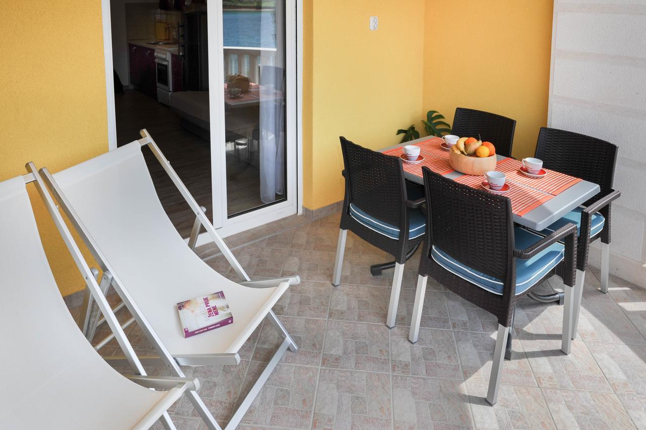 Vila More Grebastica Exterior photo
